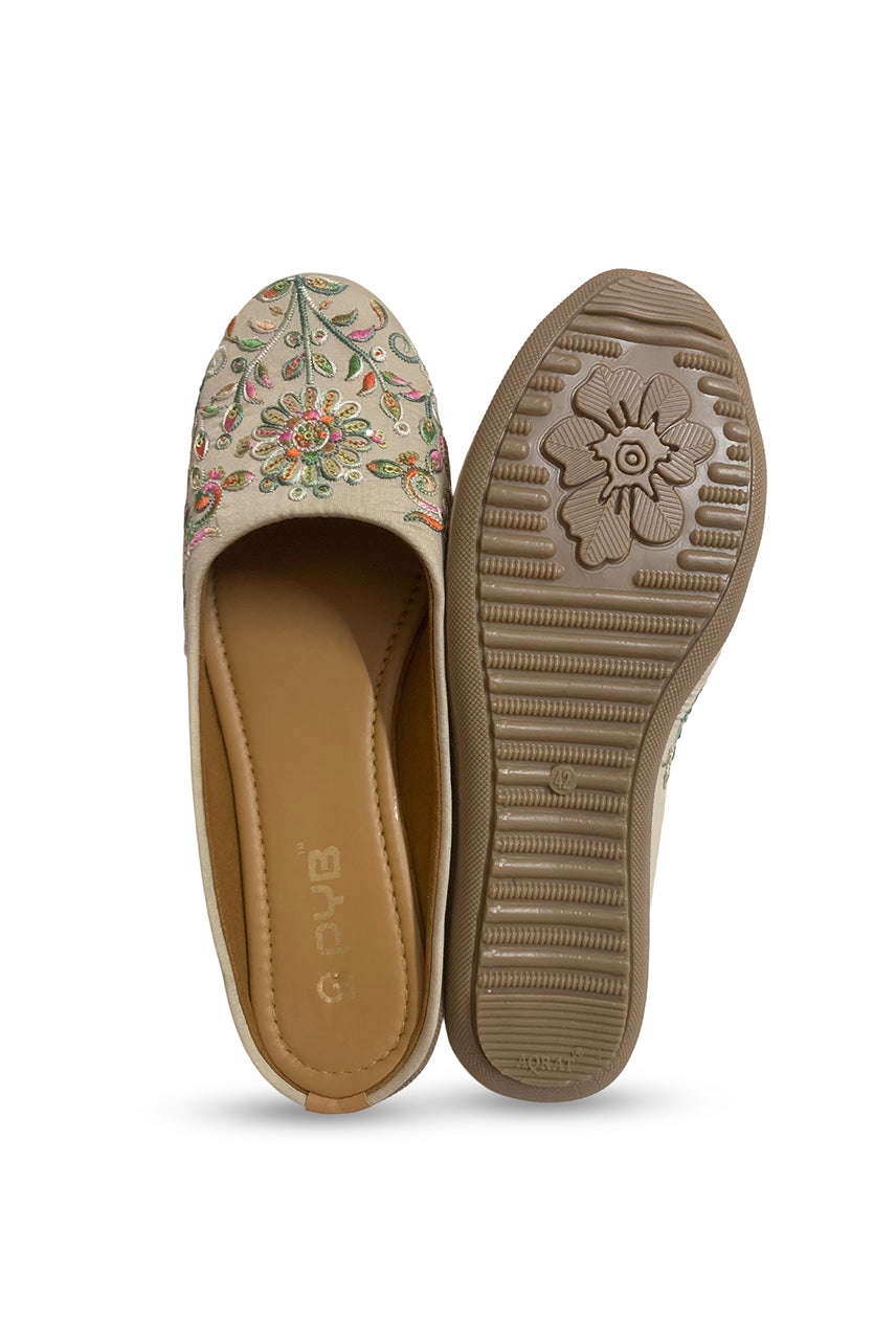 Ivory Pastel Embroidered Juttis