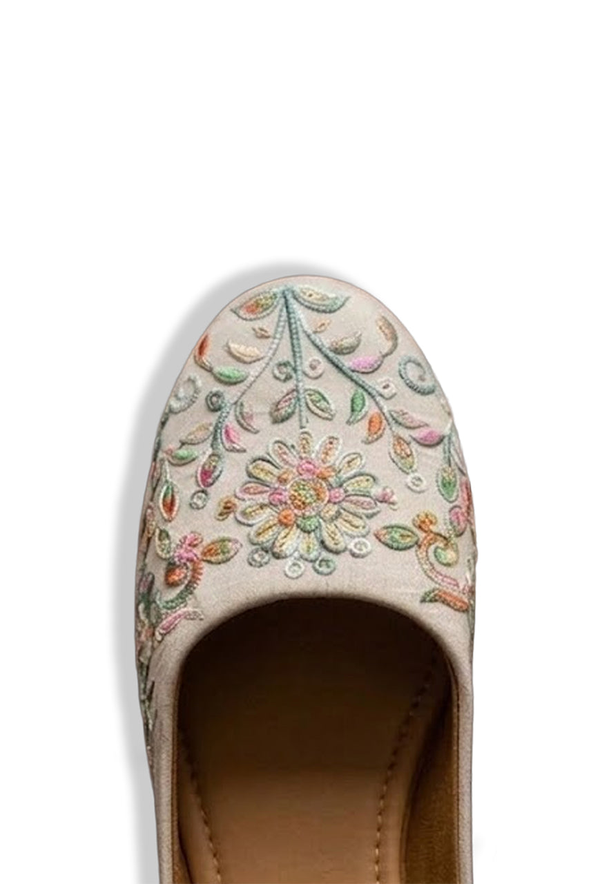 Ivory Pastel Embroidered Juttis