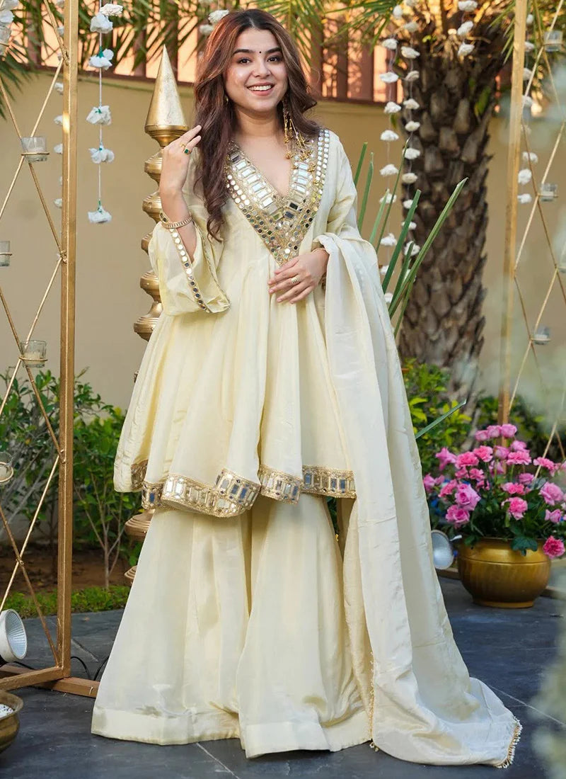 Noor-e-Aaina Luxe Kaftan Set