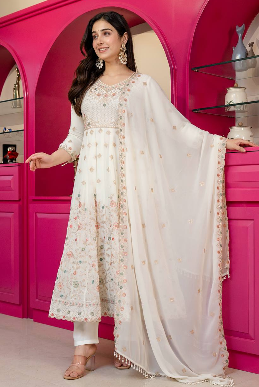 Noor-E-Chandni – Ivory Floral Anarkali Set