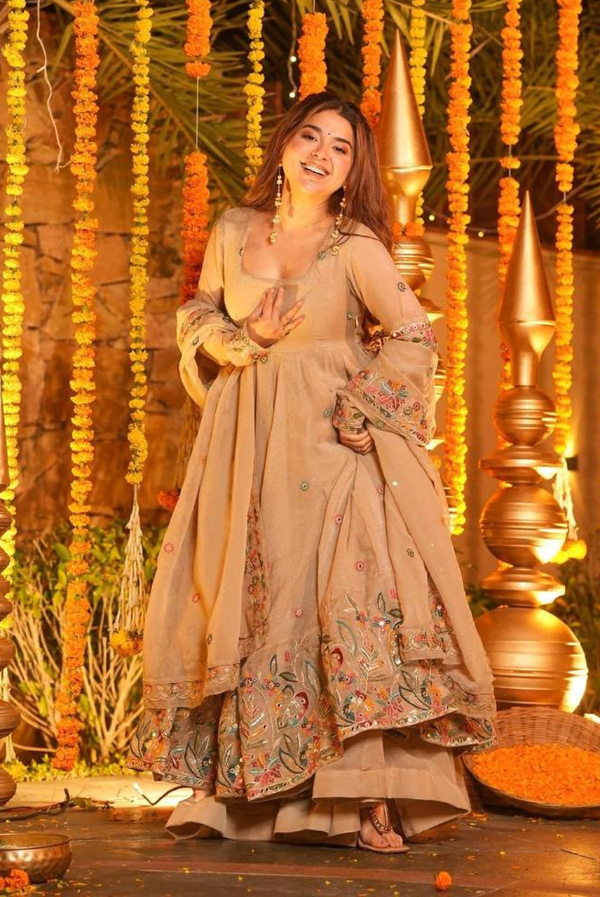 Noor-E-Sandhya Anarkali Set