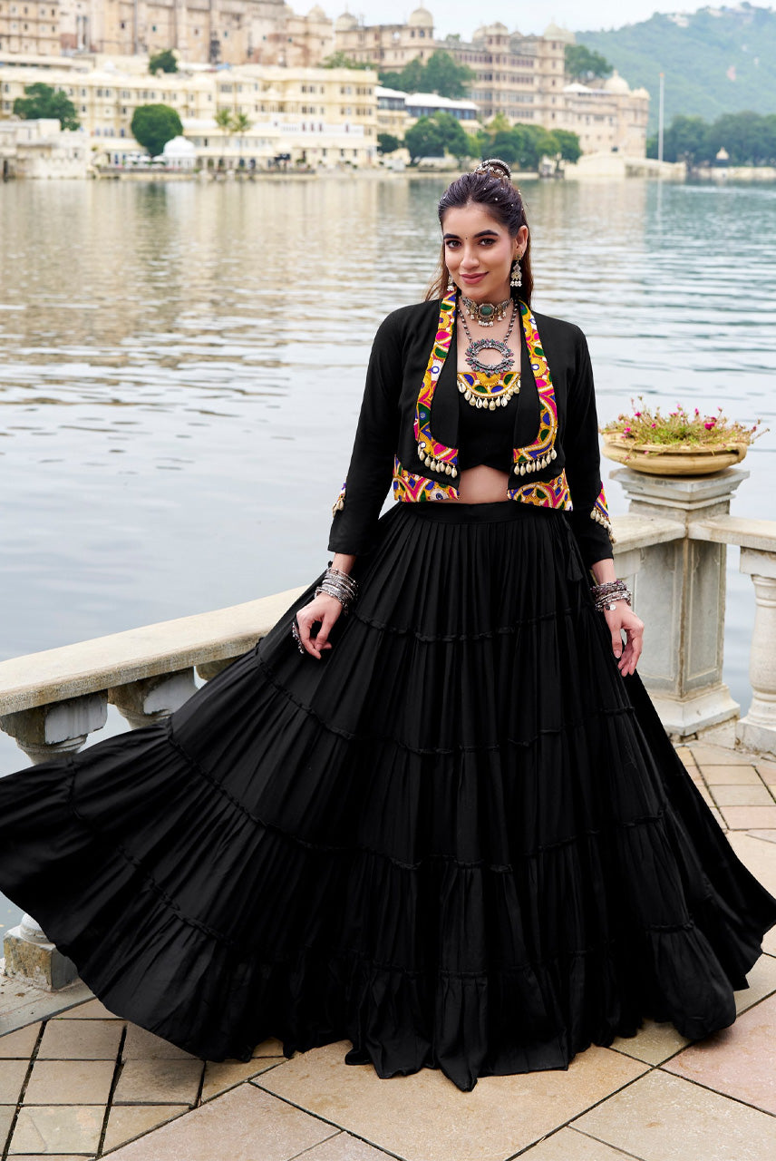 Kaali Rangrez Navratri Chaniya Choli with Embroidered Koti Set