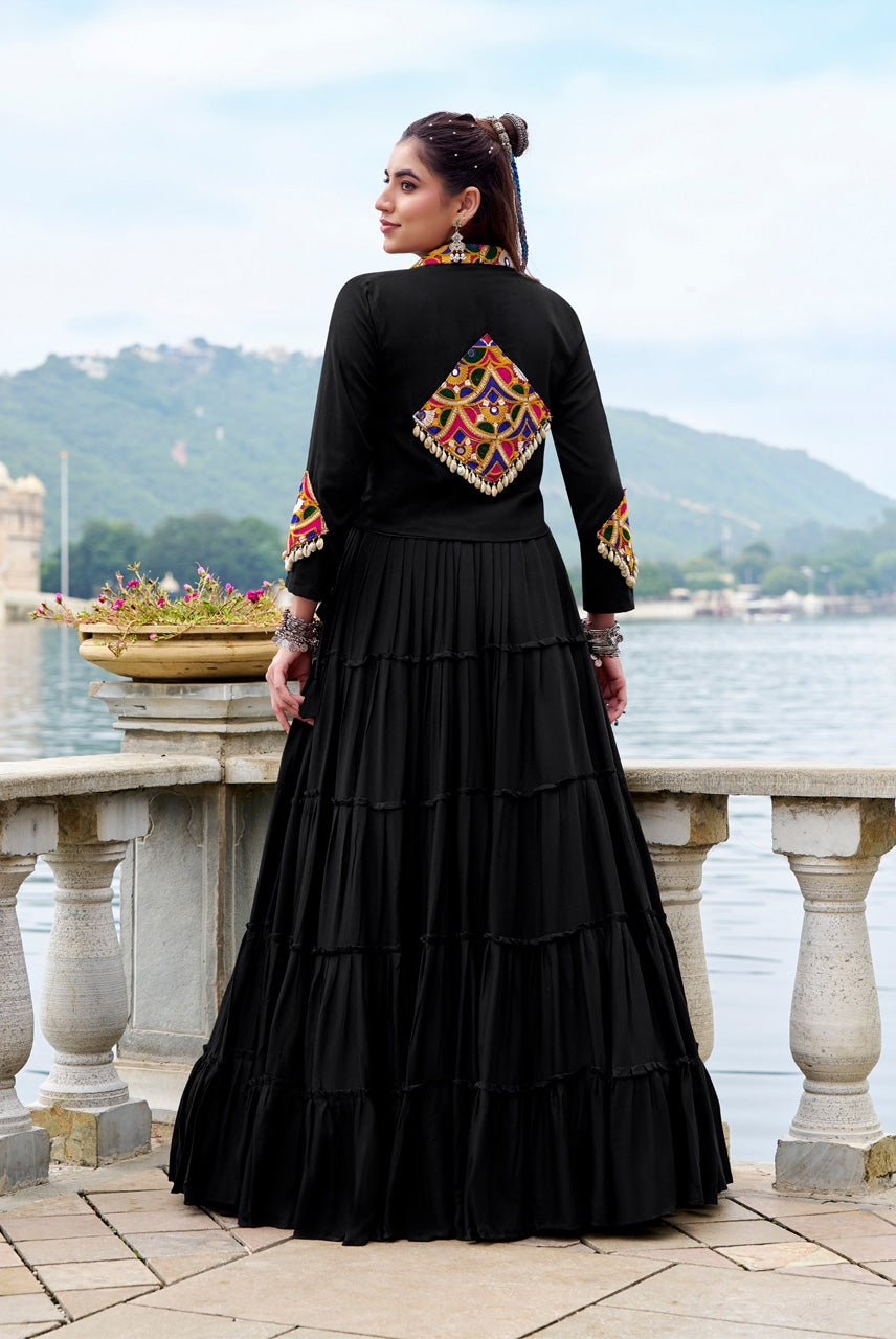 Kaali Rangrez Navratri Chaniya Choli with Embroidered Koti Set