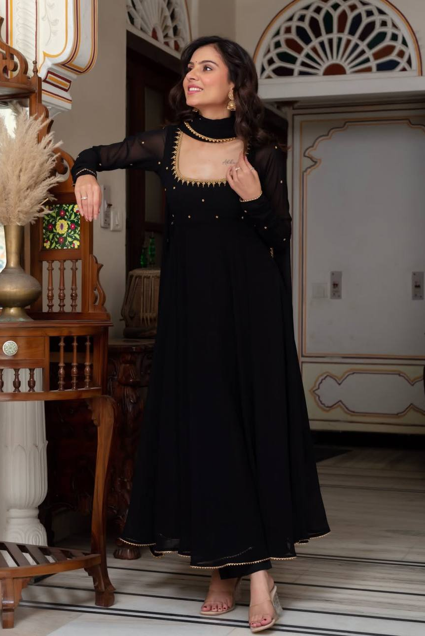 Shahi Noir Anarkali Set