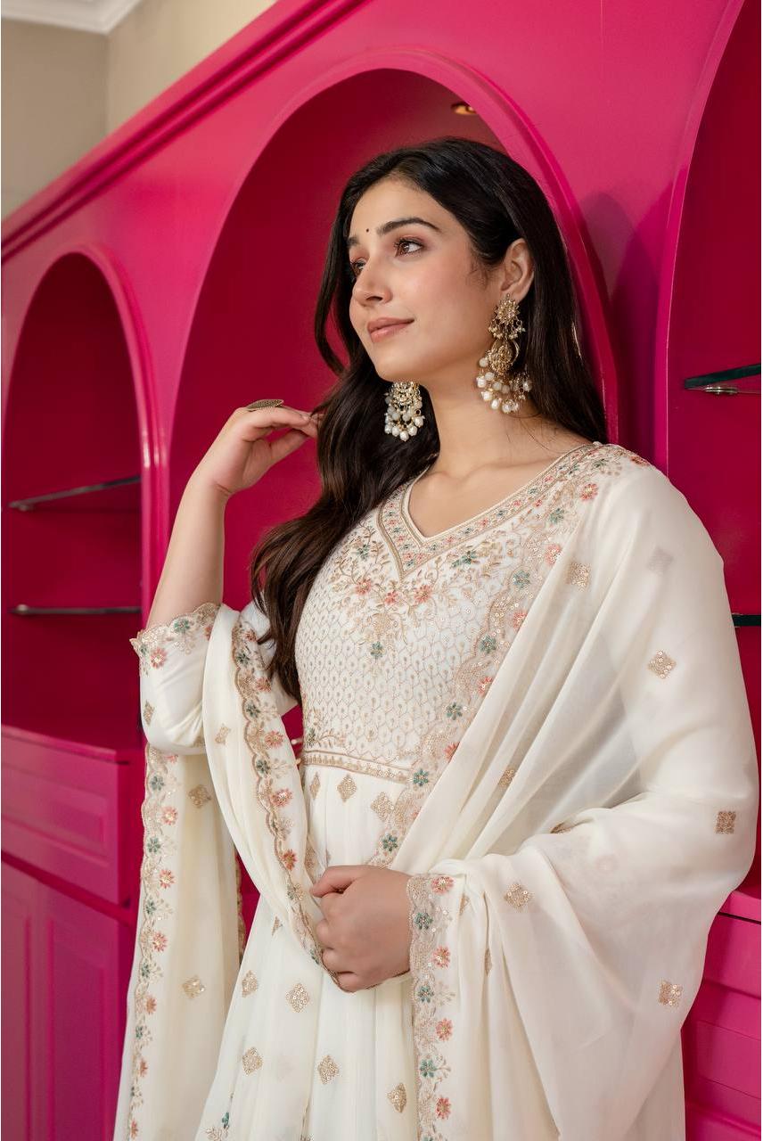 Noor-E-Chandni – Ivory Floral Anarkali Set