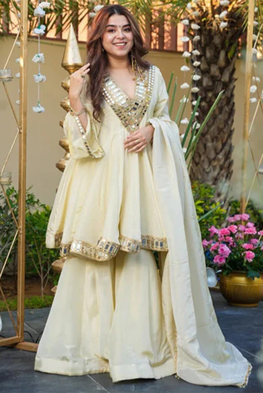 Noor-e-Aaina Luxe Kaftan Set