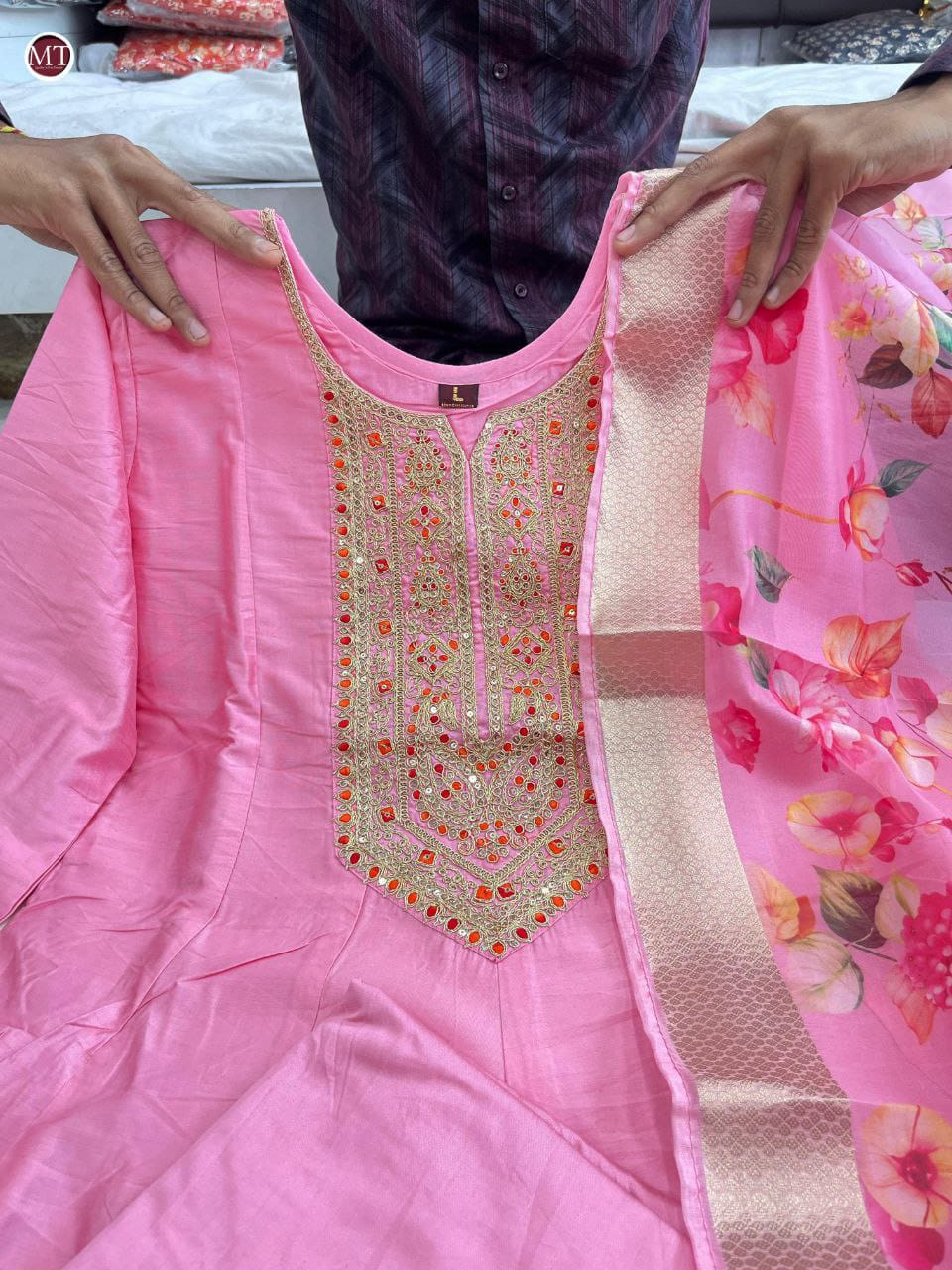 Gulnaar Rani – Pink Zari Anarkali Dupatta Set