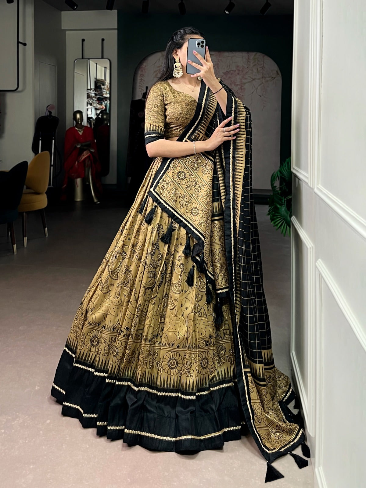 Rajsi Noir Heritage Lehenga Set