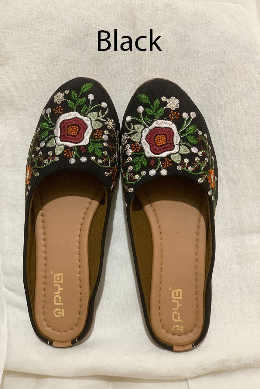 Embroidered Floral Juttis