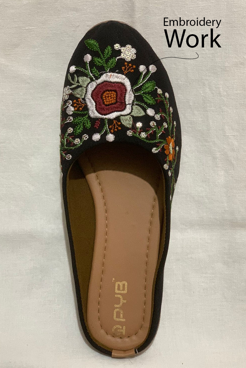 Embroidered Floral Juttis