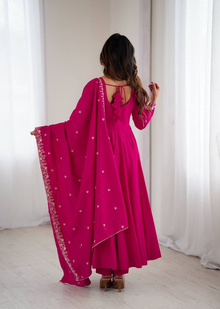 Gulnaar Rani – Royal Pink Anarkali Set