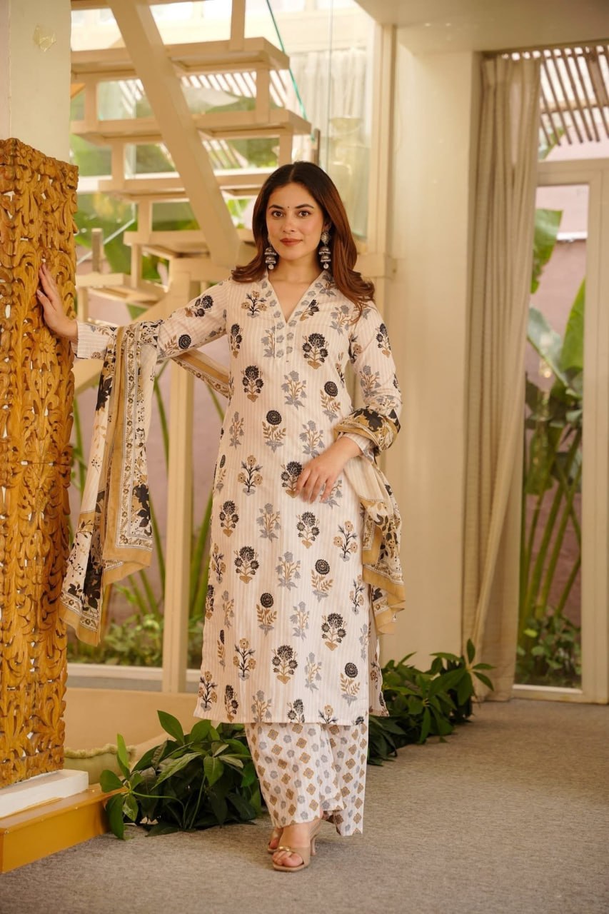 Ivory Floral Printed Rayon Slub Kurta Pant Dupatta Set