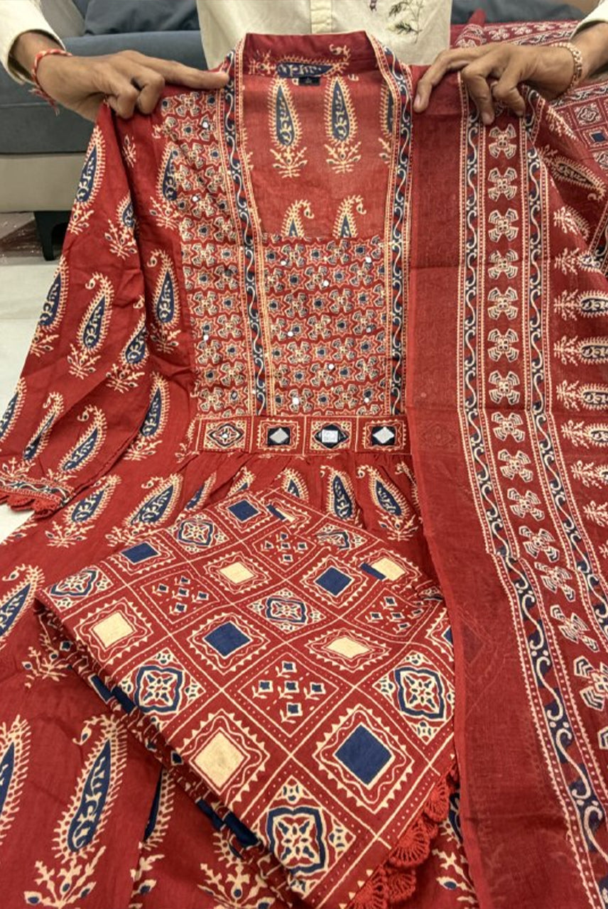 Maroon Paisley Printed Kurta Set with Dupatta